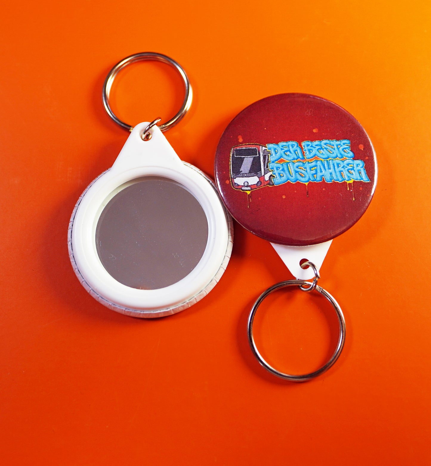 45 mm. Schlüsselanhänger für eitle Menschen mit Spiegel.