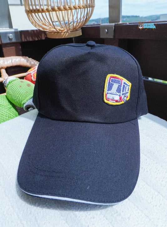 Basketballkappen mit weißer Umrandung.