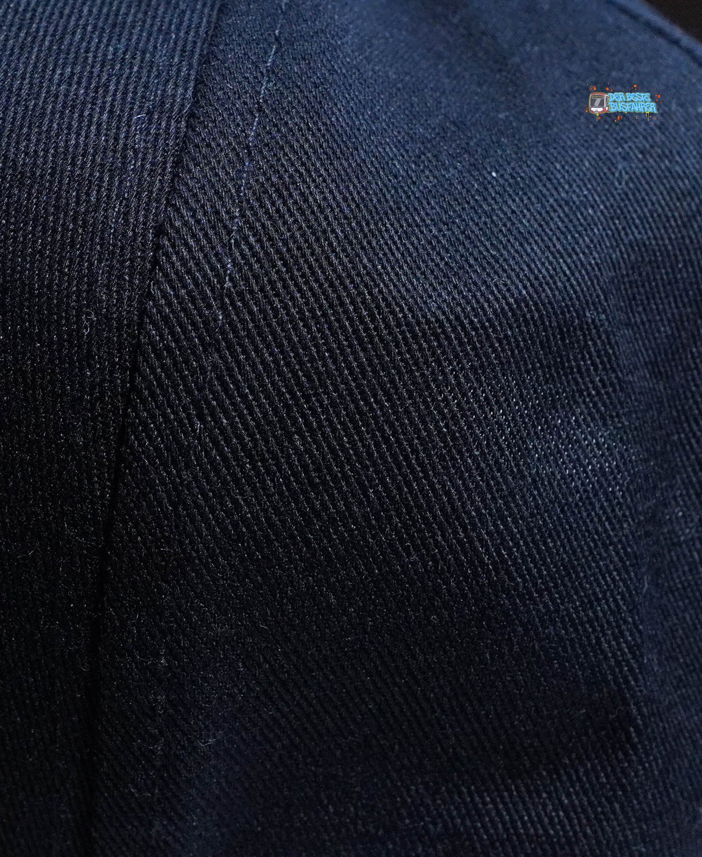 Basketballkappen mit weißer Umrandung.